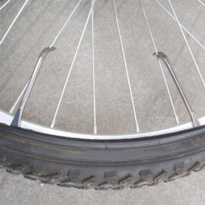 1pc Bike Bicycle Cycling Tire Tyre Repairing Root Crowbar Tool Iron Spoon